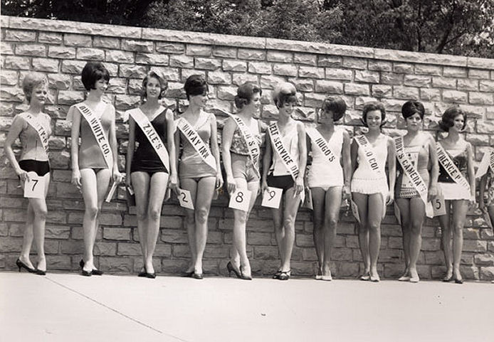 Retro~Beauty Pag.jpg (88276 bytes)