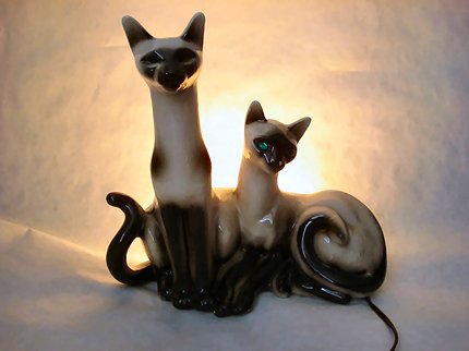Retro~CatsLamp.jpg (139777 bytes)