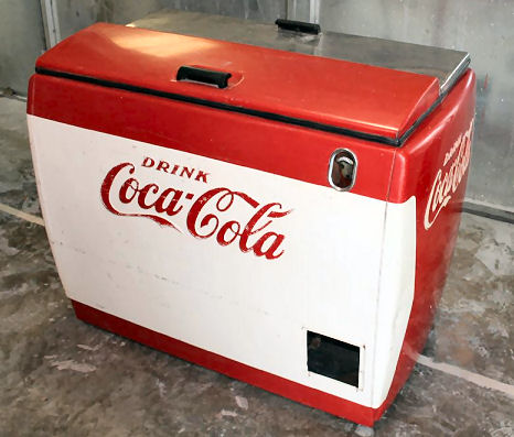 ~Retro~CokeCooler.jpg (42387 bytes)