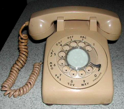 ~Retro~DialPhone.jpg (37364 bytes)
