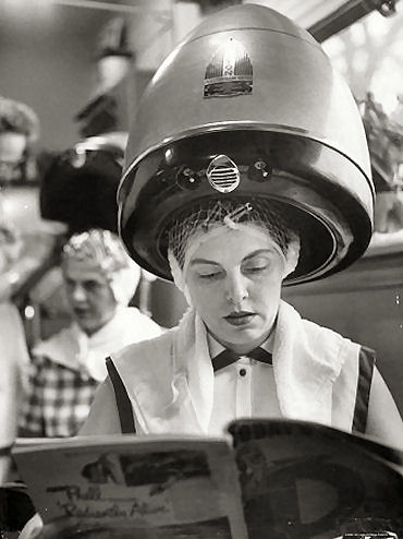 ~Retro~HairDryer.jpg (35694 bytes)