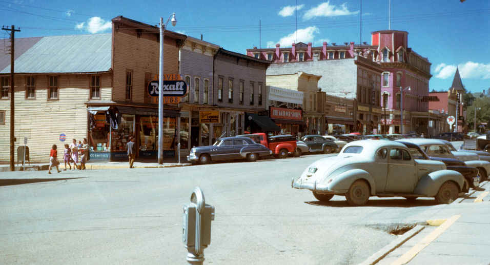 Retro~Scene11.jpg (113221 bytes)