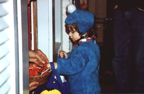cookiemonster2.jpg (38083 bytes)
